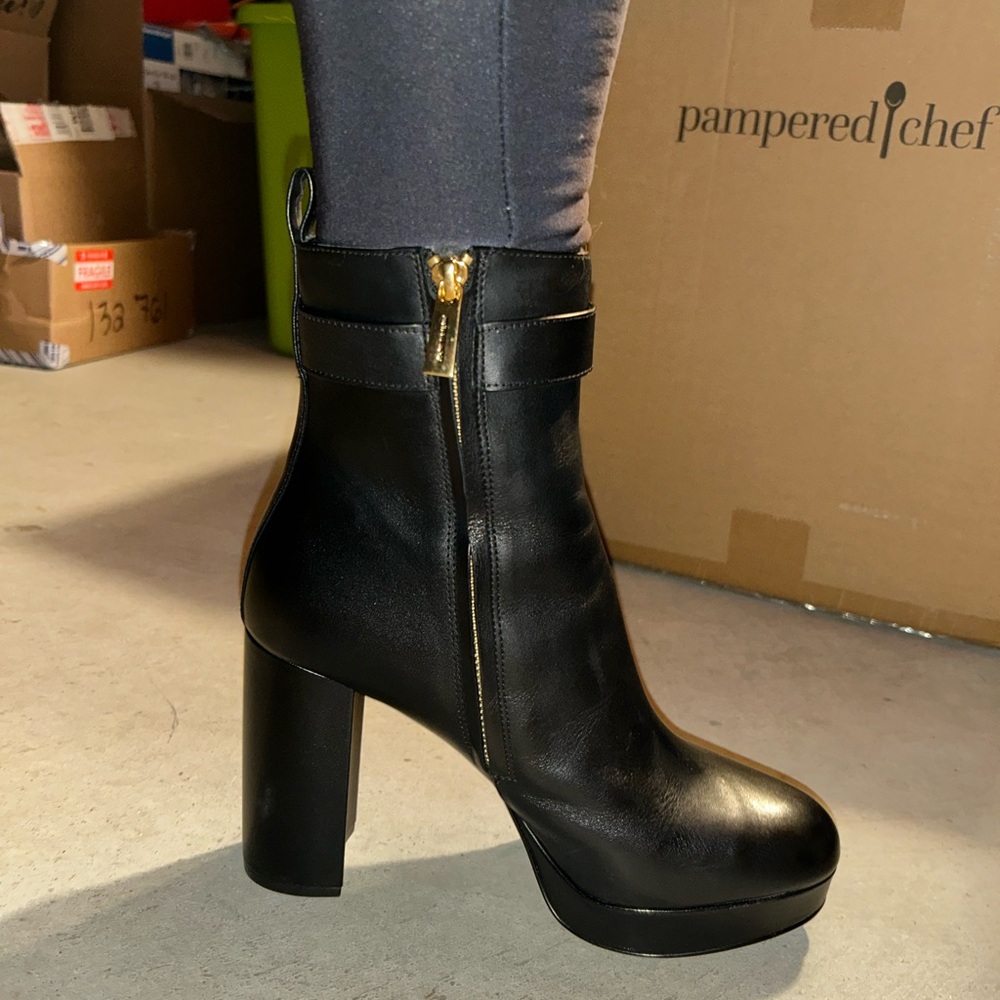 NEW Michael Kors platform bootie - Picture 3 of 13